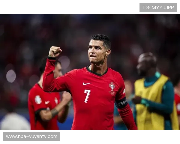 十大神锋足球球星盘点：璀璨巨星谁主沉浮？