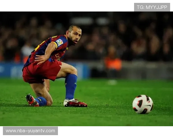 高清4K足球明星壁纸横版呈现足坛传奇瞬间与激情时刻